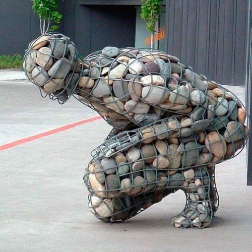 Creative Sculpture Making with Stainless Steel and Metal Materials in Dubai